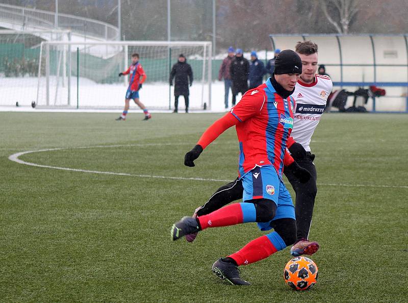 Zimní příprava, 21. ledna 2023: FC Viktoria Plzeň B - SK Klatovy 1898 (fotbalisté v bílých dresech) 7:1 (4:1).