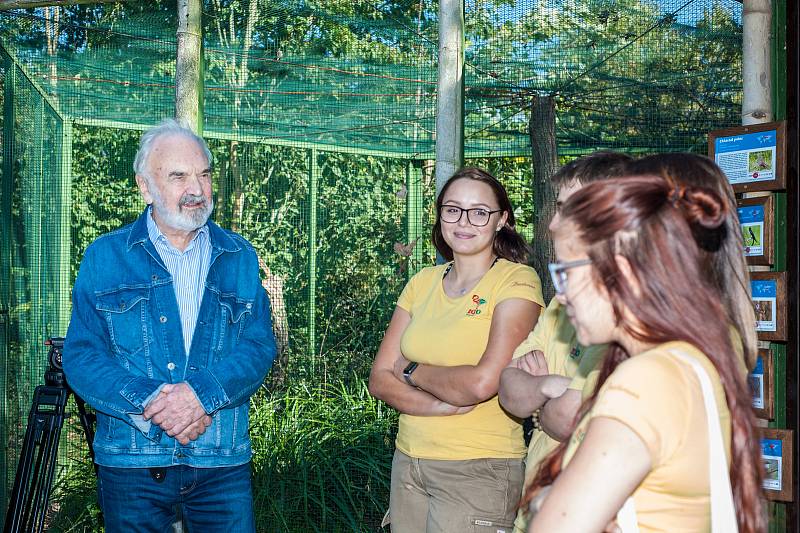 Zdeněk Svěrák navštívil plzeňskou zoo, stal se patronem myšice Cimrmanovy.