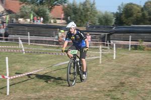 Ve Skočicích u Přeštic se jel další ze série cyklistických závodů Talent Cup a MTB biatlon Cup. Snímky jsou ze závodu MTB, kde jízdu na kole doplňuje střelba ze vzduchovky.