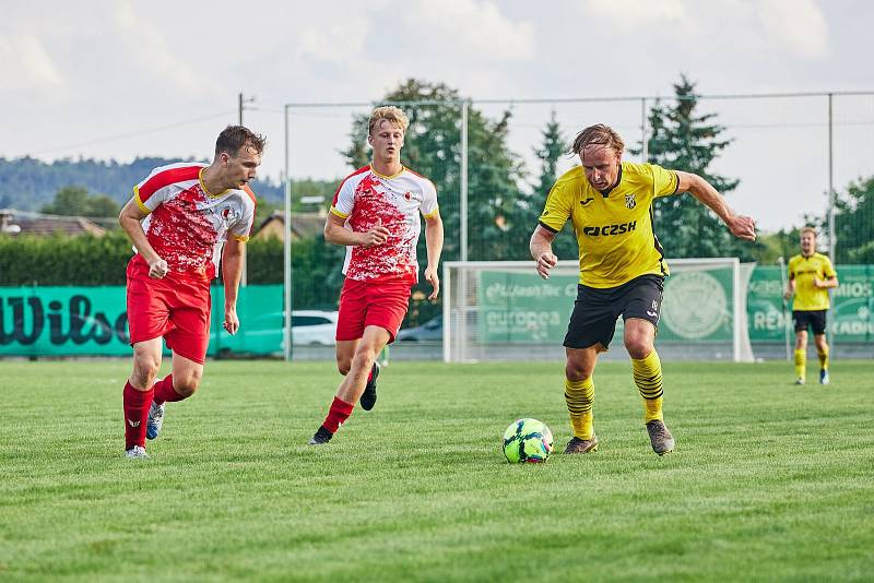 2. kolo KPM: TJ Sokol Lhota (žlutí) - SK Slavia Vejprnice 3:2.