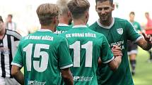 Fotbalisté SK Horní Bříza (zelení), kteří budou hrát od nové sezony FORTUNA divizní skupinu A, nestačili v letní přípravě na Tachov, jemuž na jeho půdě podlehli 0:1.
