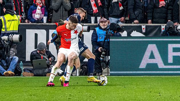 Fotbalisté Viktorie prokletí slávistického stadionu v Edenu neprolomili, v sobotu tam prohráli 1:2.