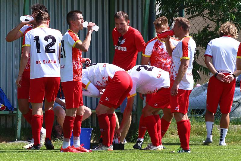 30. kolo KPM: TJ Sokol Lhota (žlutí) - Slavia Vejprnice 1:4.