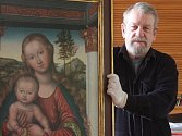 Kvůli špatnému stavu musel být obraz Poleňské madony restaurován. Obnovené  dílo pocházející z roku 1520 uvidí poprvé návštěvníci 1. dubna, kdy v Muzeu církevního umění začíná nová sezona. Na snímku je ředitel muzea František Frýda