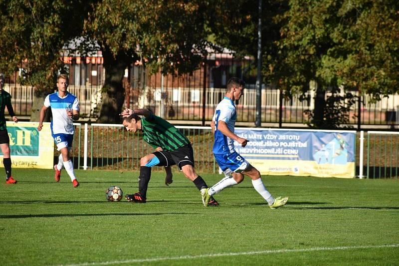 FC Rokycany (zelení) - FK Hvězda Cheb 2:1 (0:0).