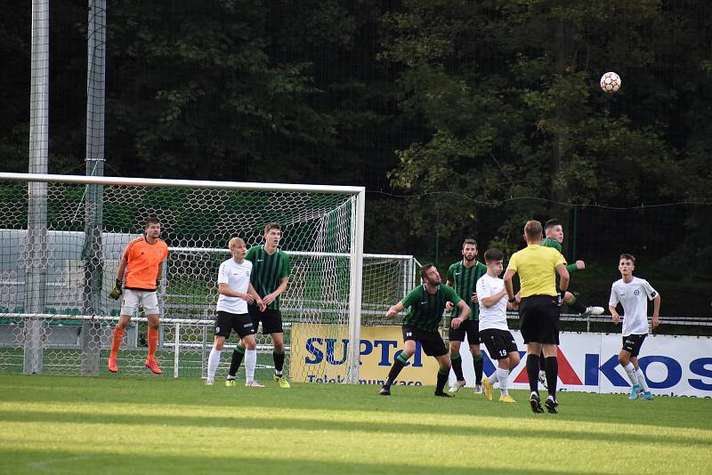 7. kolo FORTUNA divize A: FC Rokycany (na snímku fotbalisté v zelených dresech) - FK VIAGEM Příbram 3:1.