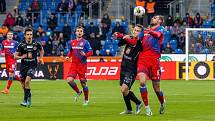 Fotbalisté Viktorie Plzeň podlehli na úvod ligového jara doma nečekaně Hradci Králové 1:2.