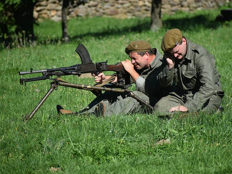 V Myslívě si připomněli návrat vojáků Československé obrněné brigády do vlasti a působení armády Spojených států amerických v západních Čechách.