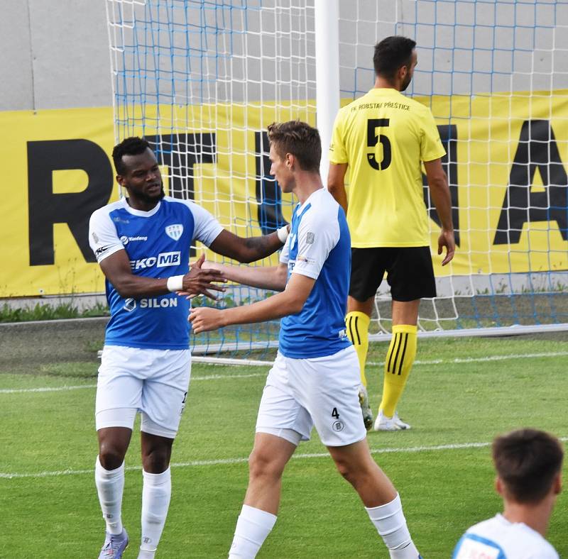 FC SILON Táborsko - FK ROBSTAV Přeštice (žlutí) 2:2.