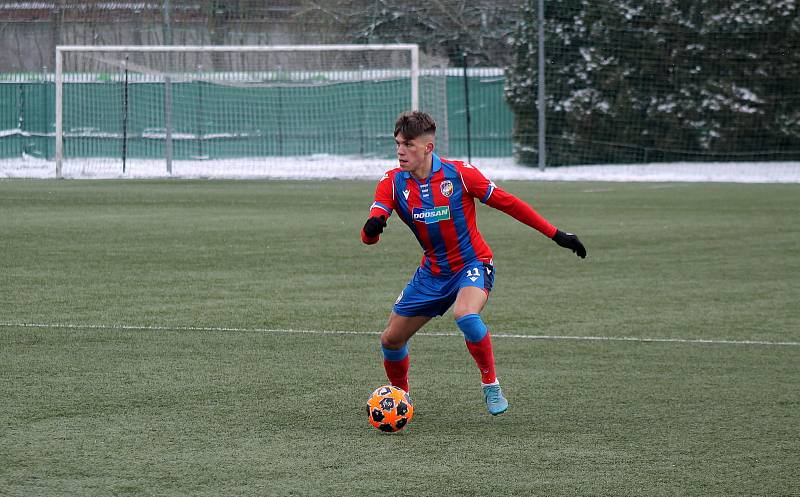 Zimní příprava, 21. ledna 2023: FC Viktoria Plzeň B - SK Klatovy 1898 (fotbalisté v bílých dresech) 7:1 (4:1).