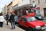Požár bytového domu ve Farského ulici v Plzni