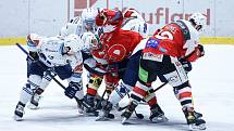 Hokejové utkání Tipsport extraligy v ledním hokeji mezi HC Dynamo Pardubice (v červenobílém) a HC Škoda Plzeň v pardudubické Enterie areně, 7. 12. 2021.