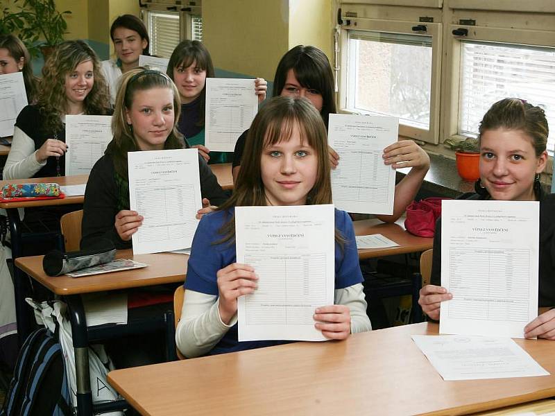 Předávání pololetních vysvědčení na 20. ZŠ v Brojově ulici