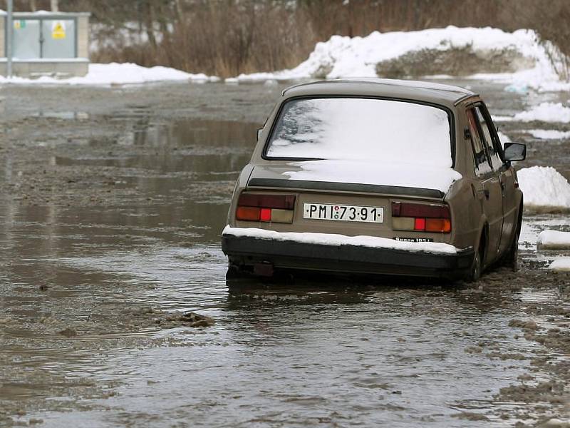 Havárie vodovodu ve Zborovské ulici v Plzni