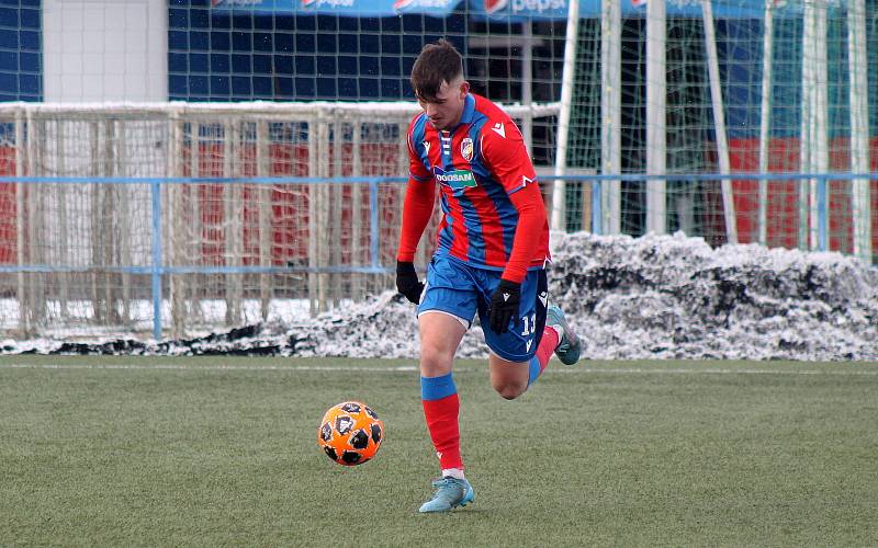 Zimní příprava, 21. ledna 2023: FC Viktoria Plzeň B - SK Klatovy 1898 (fotbalisté v bílých dresech) 7:1 (4:1).