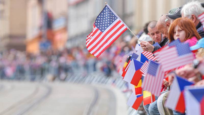 Nedělní přehlídkou Convoy of Liberty vyvrcholily Slavnosti svobody v Plzni. 