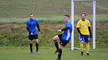 7. kolo krajské I. B třídy (skupina B): TJ Měcholupy (na snímku fotbalisté ve žlutých dresech) - TJ Sokol Štěnovice 3:0 (1:0).