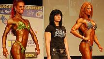 Eva Sukupová se dvěma finalistkami bodyfitness masters. Vlevo Andrea Farkasová z Maďarska a Španělka Maria Escuderová