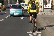 Cyklopiktokoridor je část silnice označená symbolem cyklisty a šipkami. Ilustrační foto.