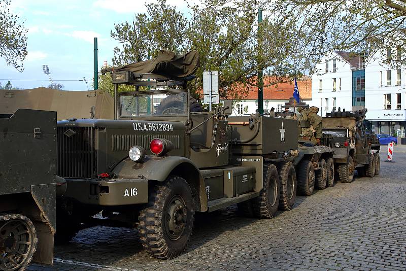 Slavnosti Svobody v Plzni – dobové vojenské kempy a ležení US Army. Ukázka výstroje a výzbroje, historická vojenská technika, tank Sherman, legendární Jeepy a Dodge nebo třeba stíhačka Spitfire v barvách 312. československé stíhací perutě RAF.