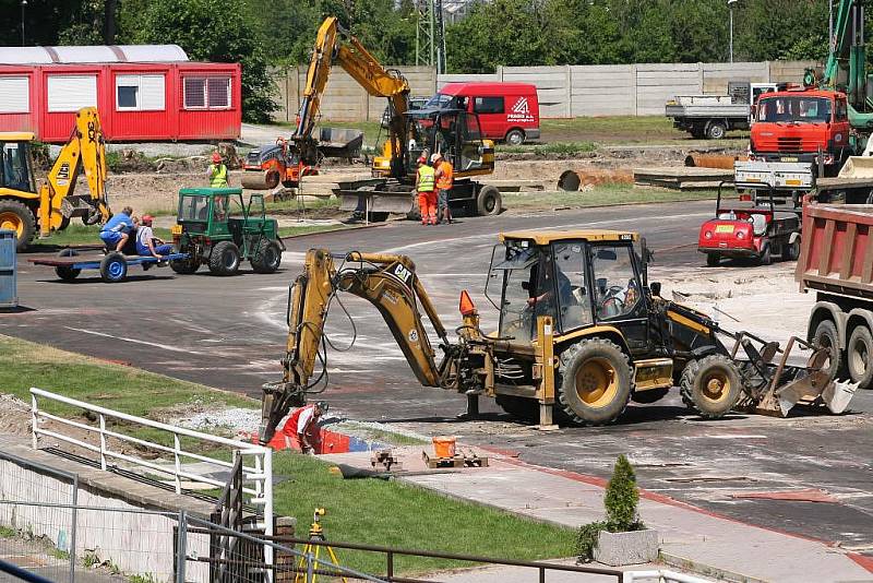 Rekonstrukce fotbalového stadionu ve Štruncových sadech