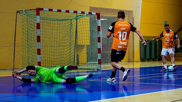 Futsalový zápas mistrů, 2. června 2023: futsalisté SK Interobal Plzeň - házenkáři Talent Týmu Plzeňského kraje 5:5.