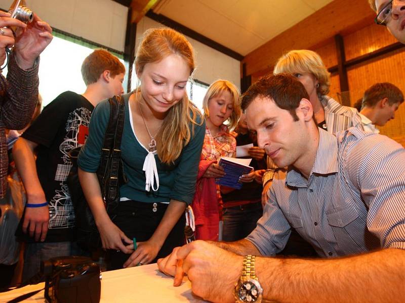 Brankář Petr Čech na Sportovním gymnáziu v Plzni