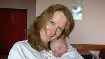 Adélka (3,57 kg, 52 cm), která přišla na svět 26. února v 9.45 hod. ve FN, je prvorozená dcera Lucie a Pavla Sykových z Plzně