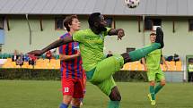 5. kolo FORTUNA ČFL, skupina A: FK Loko Vltavín (zelení) - Viktoria Plzeň B (červenomodří) 3:1 (2:1).