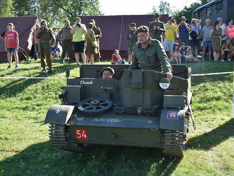 V Myslívě si připomněli návrat vojáků Československé obrněné brigády do vlasti a působení armády Spojených států amerických v západních Čechách.