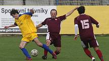V utkání 7. kola fotbalového městského přeboru porazila Doubravka B (ve žlutém) plzeňskou Spartu 1:0.
