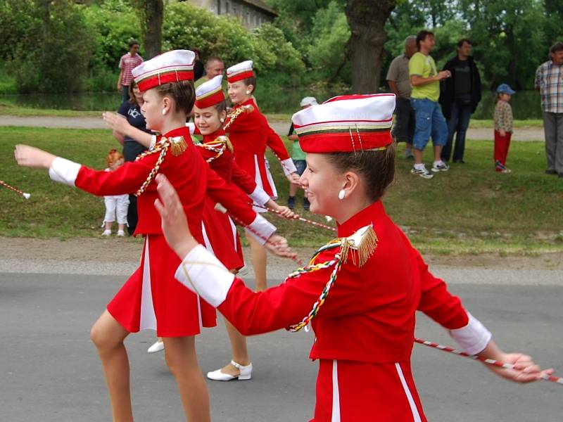 Slavnostní průvod k 120 letům SDH Pňovany