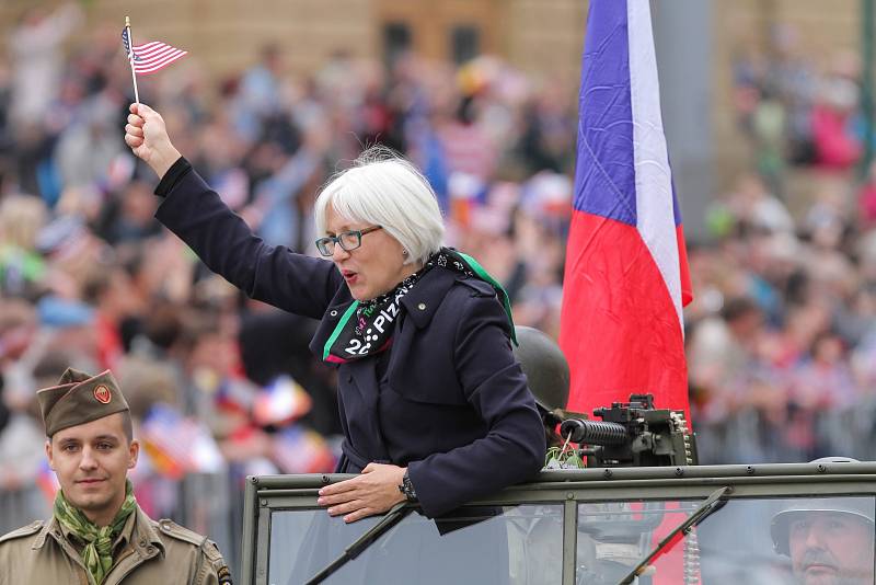 Nedělní přehlídkou Convoy of Liberty vyvrcholily Slavnosti svobody v Plzni. 