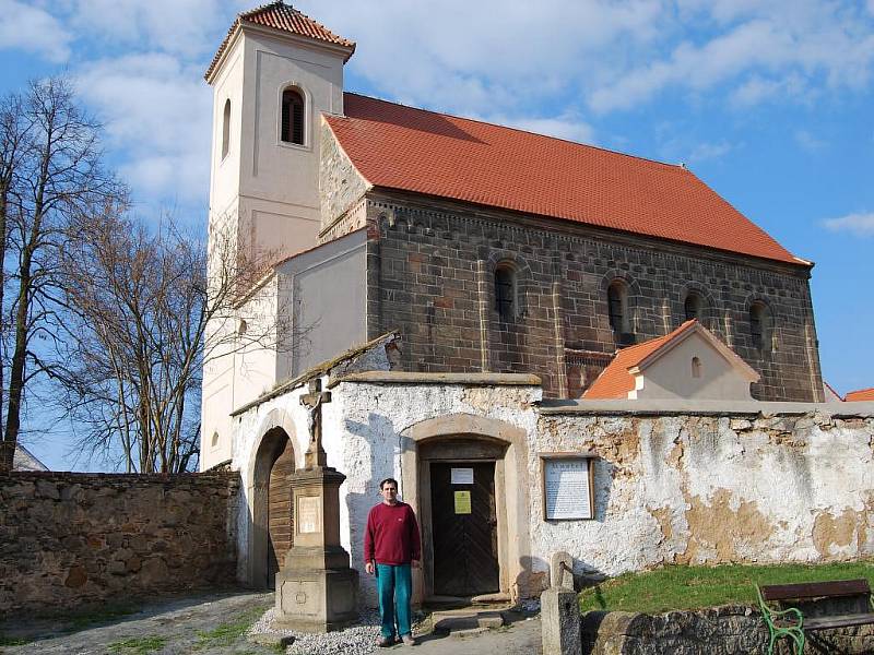 Stanislav Klouček, současný klíčník kostela sv. Mikuláše, vždy rád provede turisty stavbou