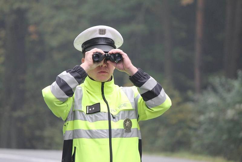 Policisté kontrolovali řidiče nákladních aut u Plas