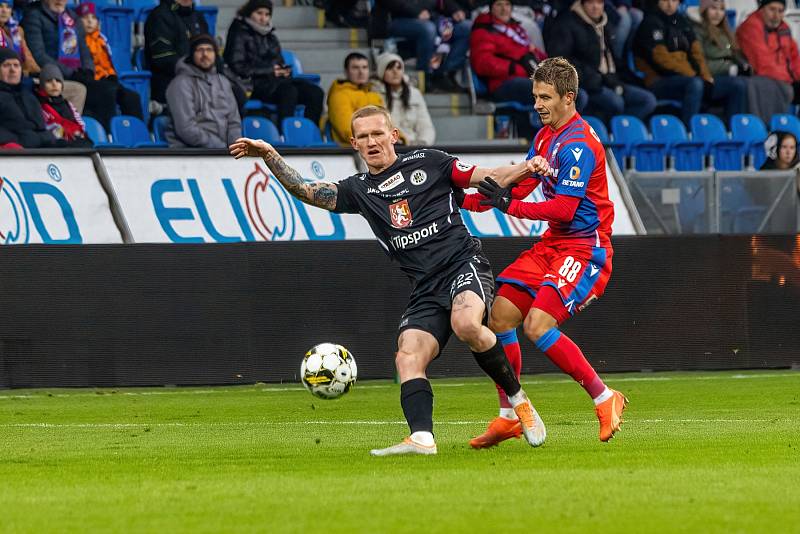 Fotbalisté Viktorie Plzeň podlehli na úvod ligového jara doma nečekaně Hradci Králové 1:2.