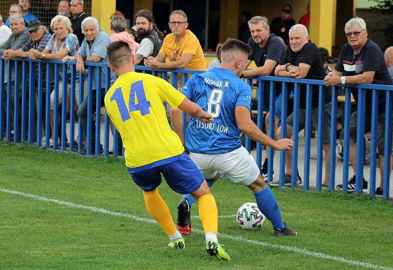 7. kolo FORTUNA divize A: SK SENCO Doubravka (žlutí) - TJ Sokol Lom (modří) 4:5.