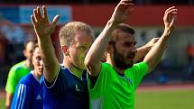 Fotbalisté FK Bohemia Kaznějov (na snímku hráči v zelených dresech) porazili Chlumčany 3:2 a dostali se na první místo tabulky I. A třídy.