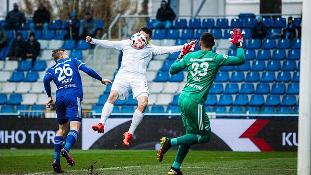 Gólová hlavička Milana Havla ze středečního zápasu v Mladé Boleslavi (2:0).