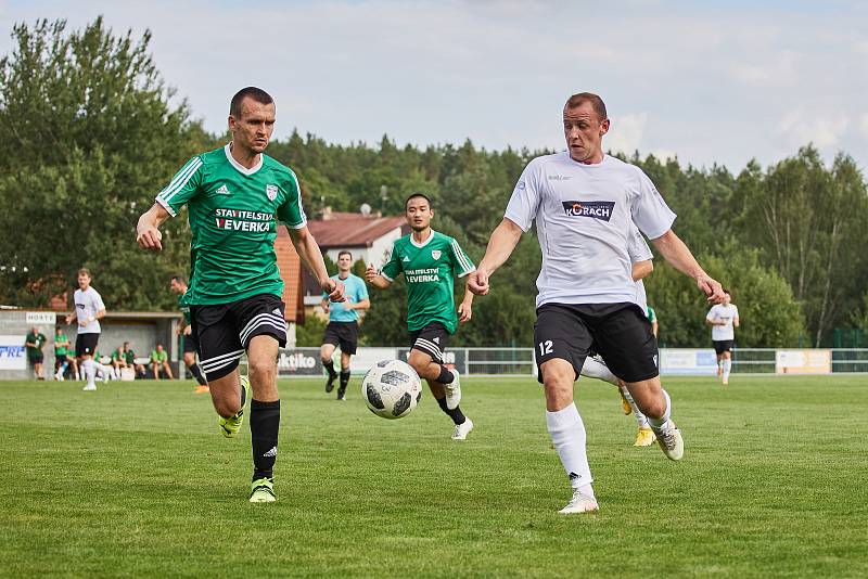 2. kolo FORTUNA divize A: SK Horní Bříza (zelení) - FC Rokycany (fotbalisté v bílých dresech) 1:4 (1:2).