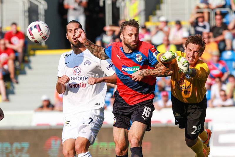 Fotbalisté Viktorie Plzeň zaváhali i v dalším zápase. S oslabeným Slováckem pouze remizovali 2:2.