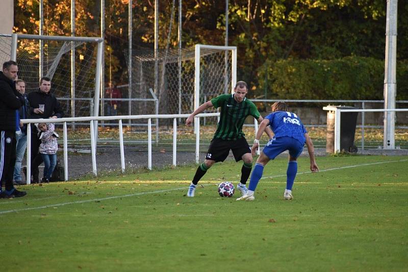 12. kolo FORTUNA divize A: FC Rokycany (na snímku fotbalisté v zelenočerných dresech) - SK Otava Katovice 1:1.