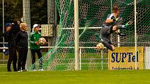 8. kolo FORTUNA divize A: FC Rokycany (na snímku fotbalisté v zelenočerných dresech) - Viktoria Mariánské Lázně 2:0 (1:0).