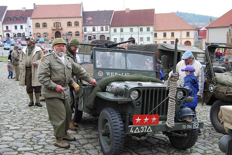 Konvoj historických vozů v Nepomuku