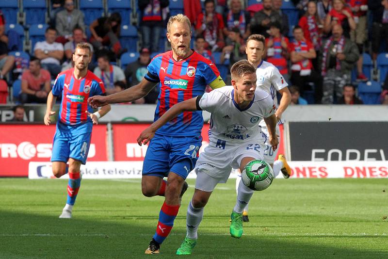 Fotbalisté Viktorie porazili Sigmu Olomouc 1:0.