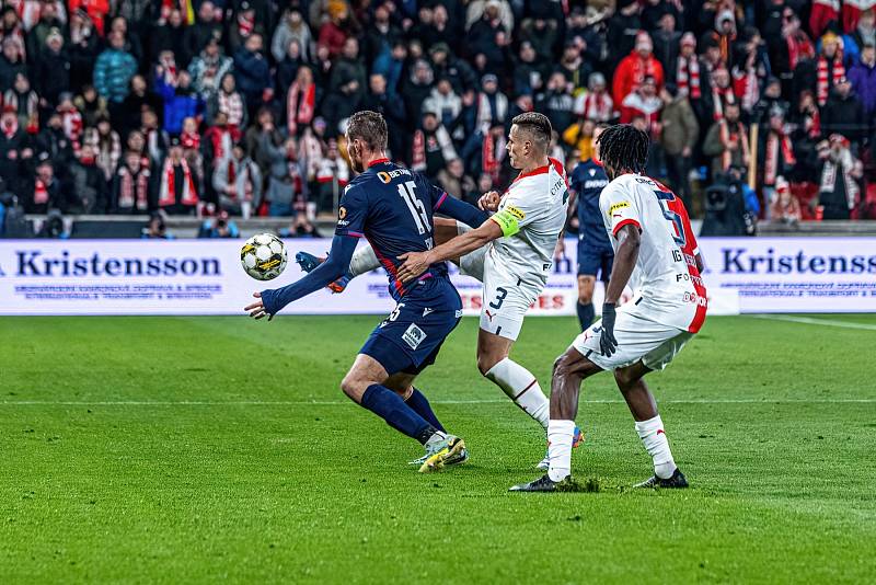 Fotbalisté Viktorie prokletí slávistického stadionu v Edenu neprolomili, v sobotu tam prohráli 1:2.