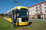 Do konce roku získají Plzeňské městské dopravní podniky pět nových tramvají EVO2 z Krnovských opraven a strojíren. "Tyto zcela bezbariérové tramvaje postupně nahrazují první generaci částečně nízkopodlažních tramvají typu Astra," říká Roman Zarzycký, 1. n