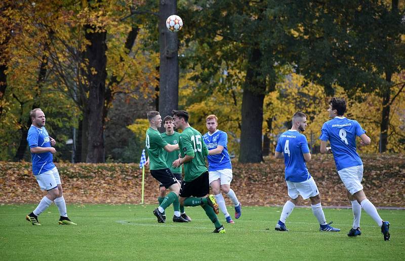 11. kolo FORTUNA divize A: TJ Jiskra Domažlice B (na snímku fotbalisté v modrých dresech) - FK VIAGEM Příbram B 2:5 (1:2).