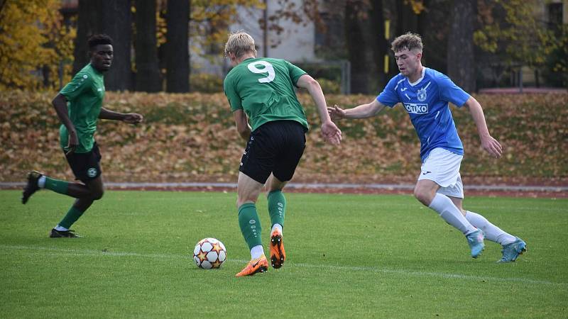 11. kolo FORTUNA divize A: TJ Jiskra Domažlice B (na snímku fotbalisté v modrých dresech) - FK VIAGEM Příbram B 2:5 (1:2).