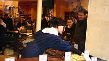 Ve značkové prodejně Eilles na Neupfarrplatz se před Vánoci prodají denně stovky kilogramů čokolády. 
